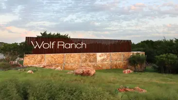 images-Wolf Ranch 51'