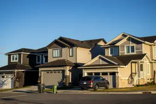 images-Lakewood Meadows in Strathmore